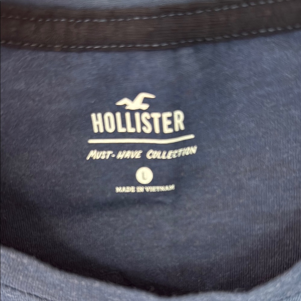 Hollister Blue and White Gradient Short Sleeve Tee - Picture 7 of 11